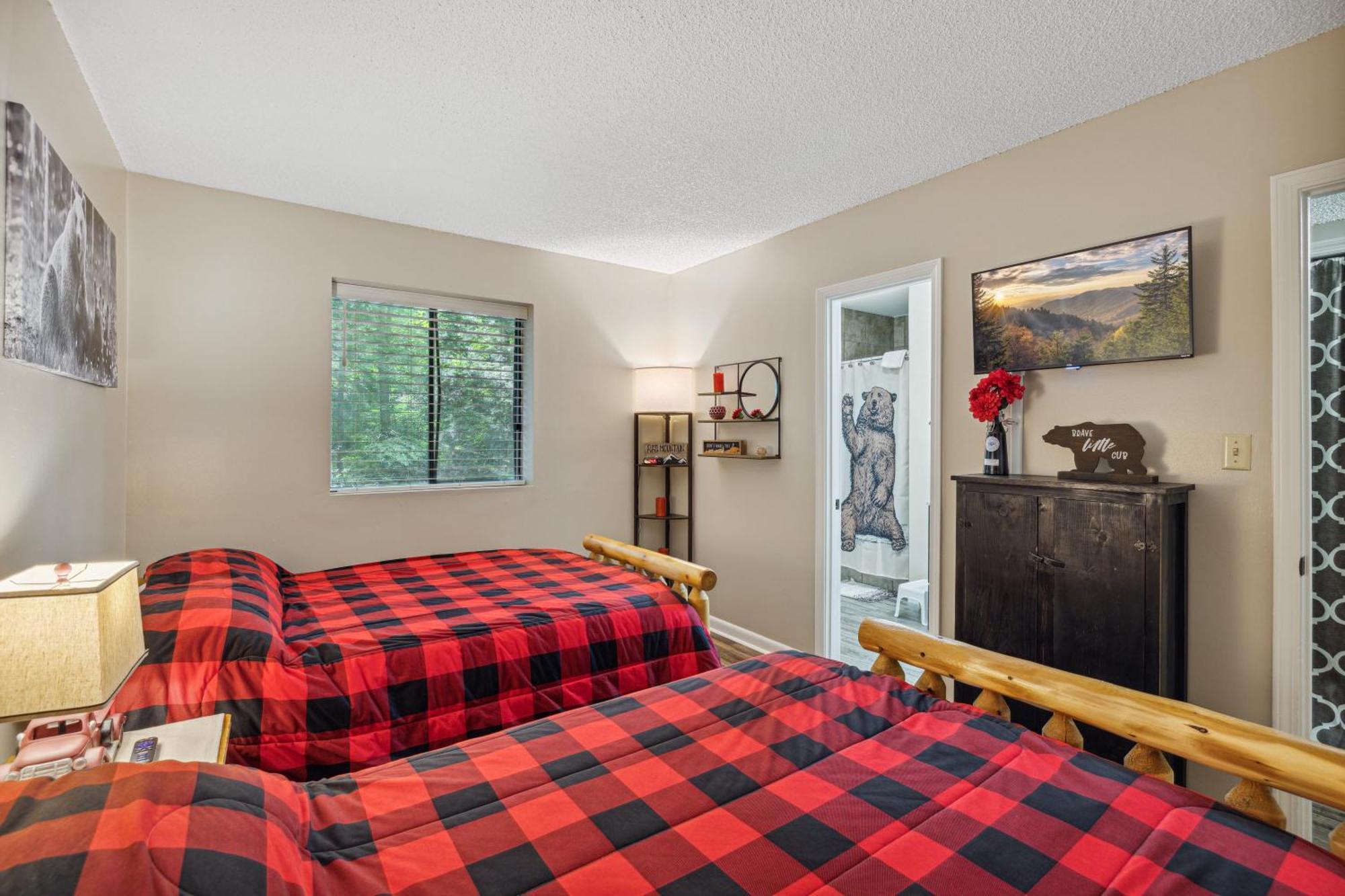 Obear Mountain Is A Newly Updated Condo In Chalet Village Of Gatlinburg! Bagian luar foto